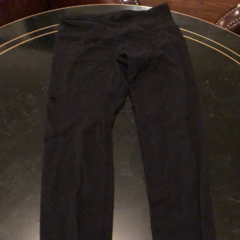 Lululemon black wunder under leggings, size 4